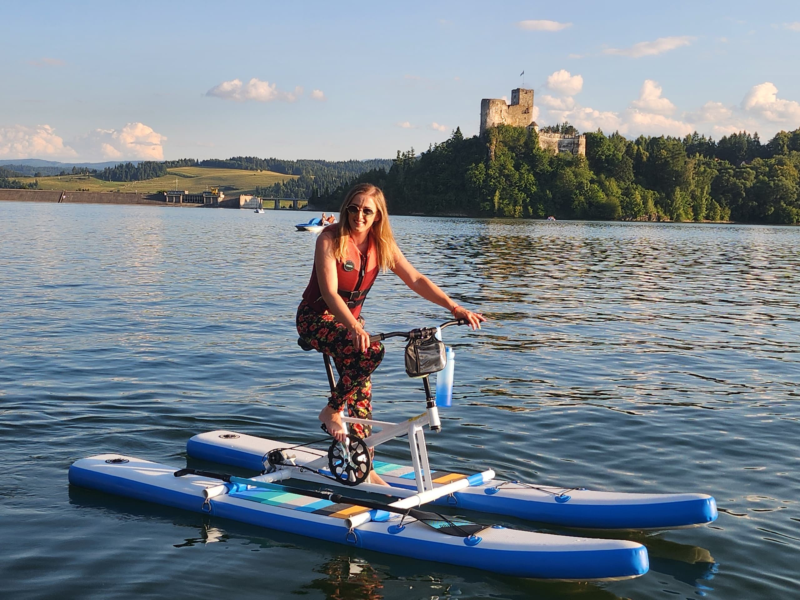 Jednoosobowy rower wodny w Niedzicy